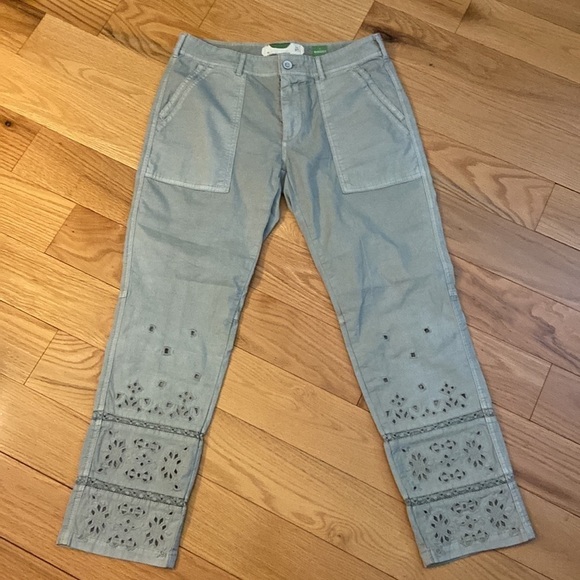 NWT Anthropologie Green Eyelet Khaki Wanderer Pants in size 27 - Picture 4 of 11